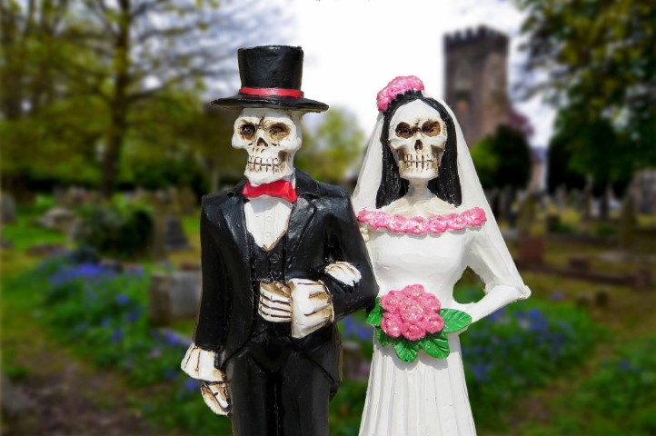 Mrs and Mrs Bride and Groom skeletons at wedding